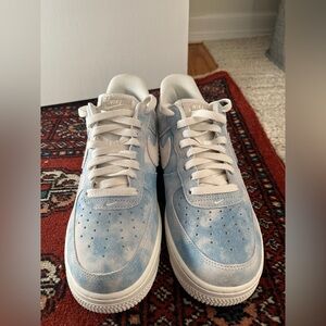 Nike Women's Air Force 1 '07 SE Sneakers Cloud Print